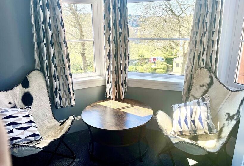 חדר דלוקס, The Westbank