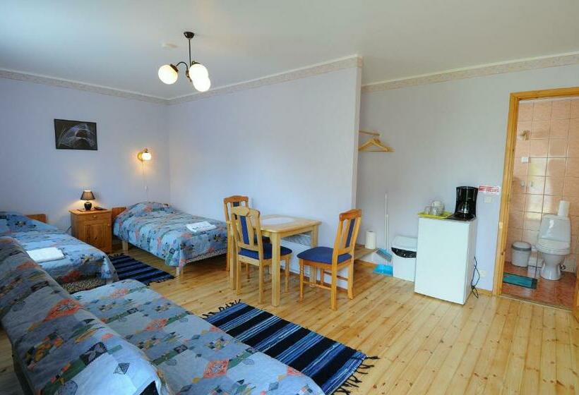 اتاق استاندارد سه نفره, Villa Ene