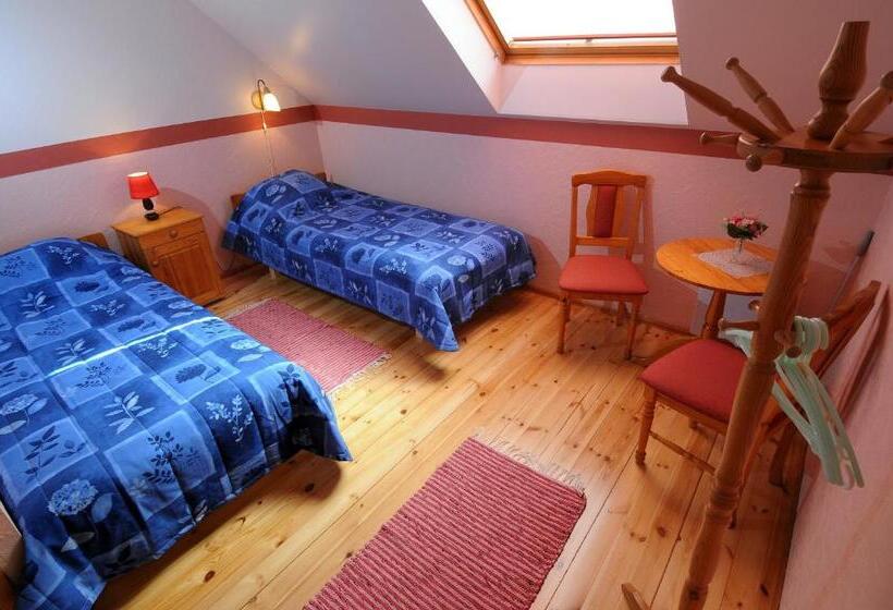 اتاق خانوادگی, Villa Ene