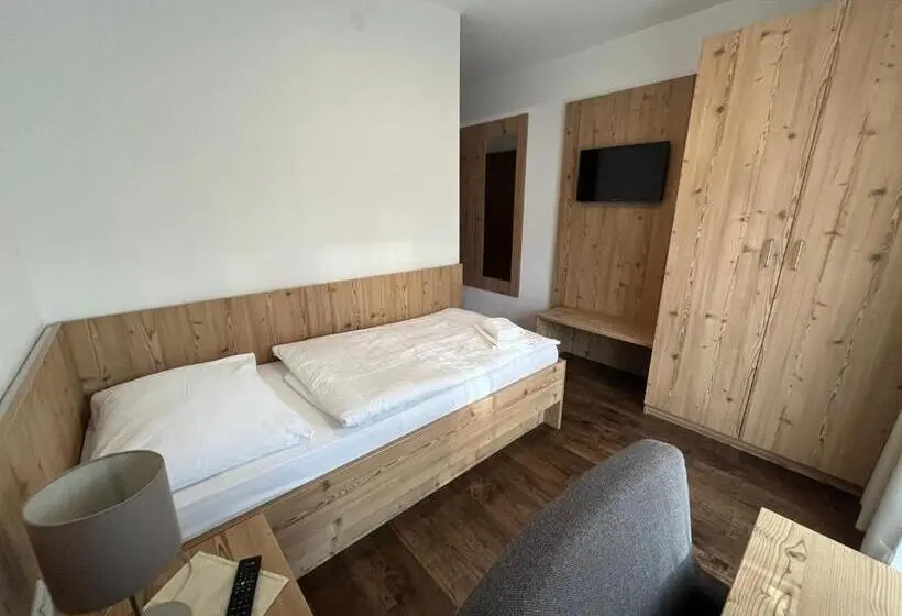 バルコニー付きシングルスタンダードルーム, Pension Alpina