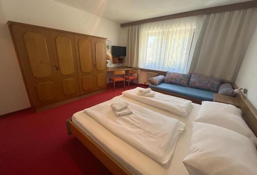 חדר משפחתי דלוקס, Pension Alpina