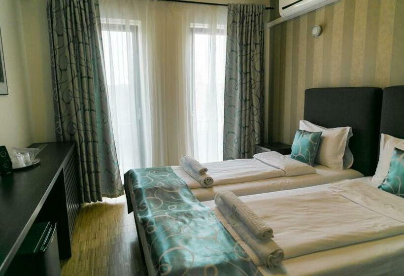 スタンダードルーム, May Residence