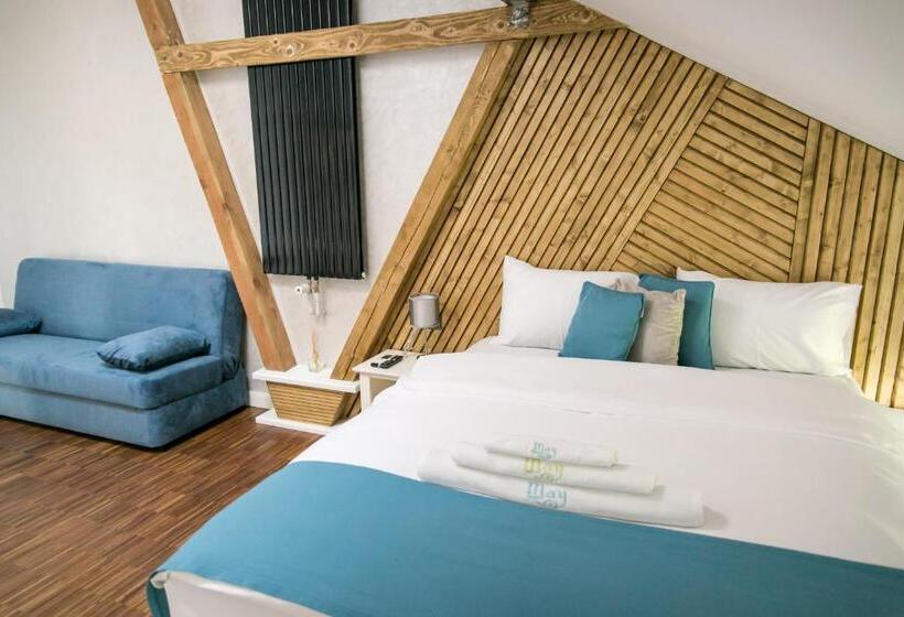 スーペリアトリプルルーム, May Residence