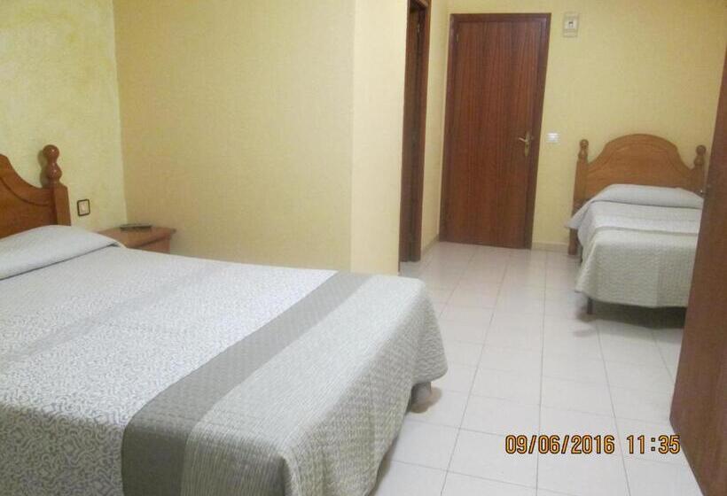 Четырехместный Номер Стандарт, Pensio L'avi Pep