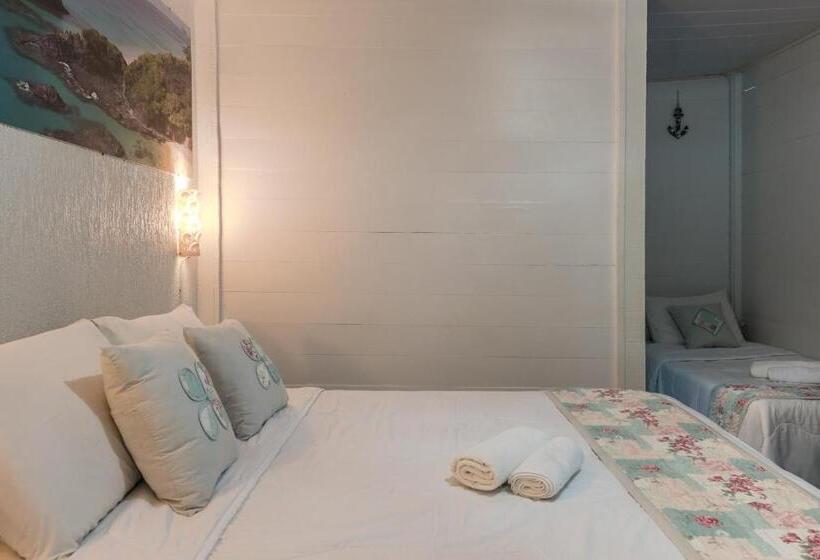 اتاق استاندارد چهار تخته, Pousada Da Carmô