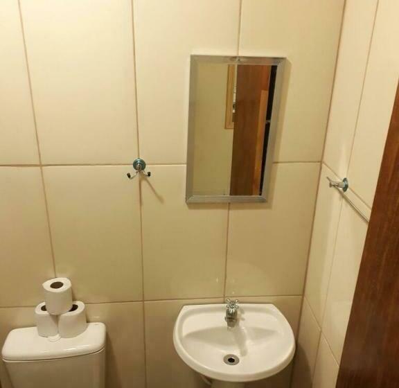Quarto Quádruplo Estandar, Pousada Familiar Oficial