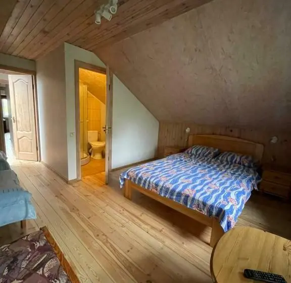 اتاق خانوادگی, Pulkvedis Guest House