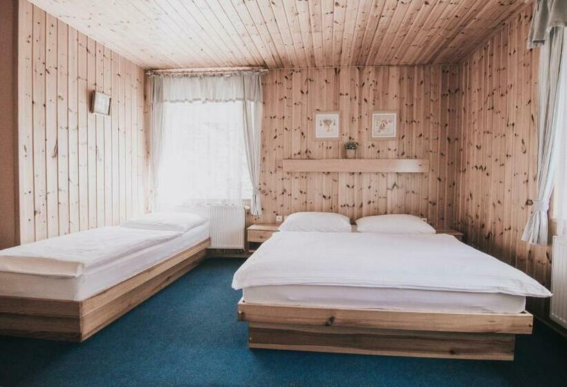 标准三人间, Rodinný Resort Uko