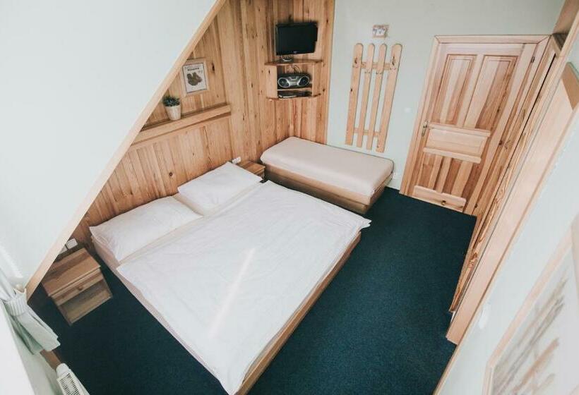 标准三人间, Rodinný Resort Uko