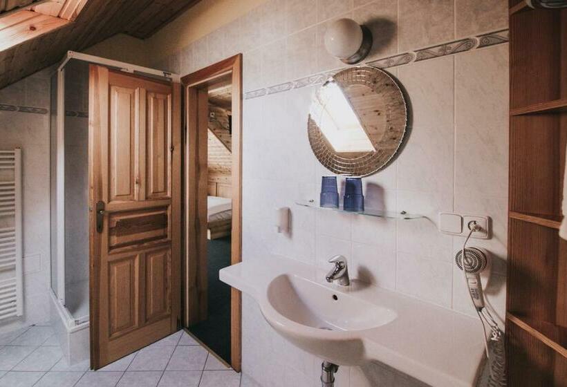 四人标准间, Rodinný Resort Uko