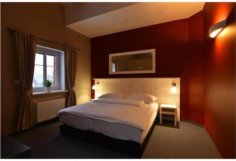 四人豪华间, Rodinný Resort Uko