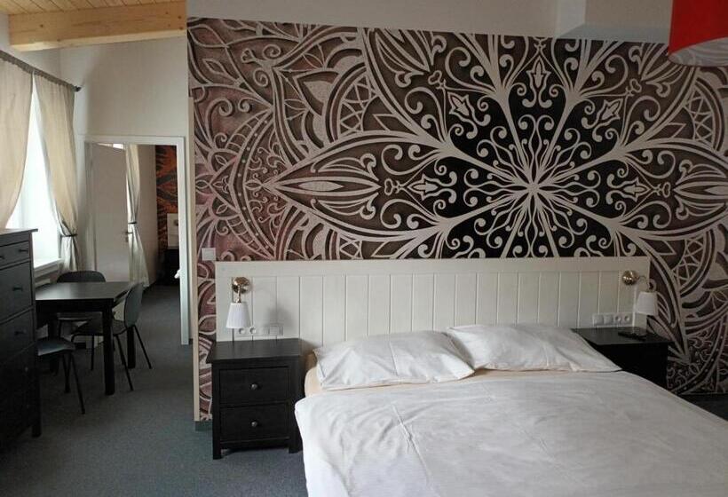 سوییت لوکس, Rodinný Resort Uko