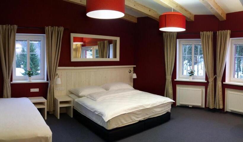 豪华三人间, Rodinný Resort Uko