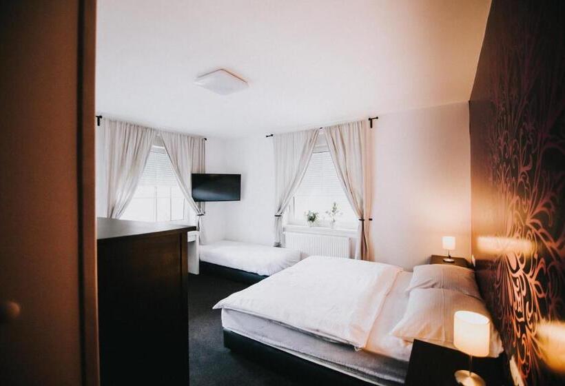 豪华三人间, Rodinný Resort Uko