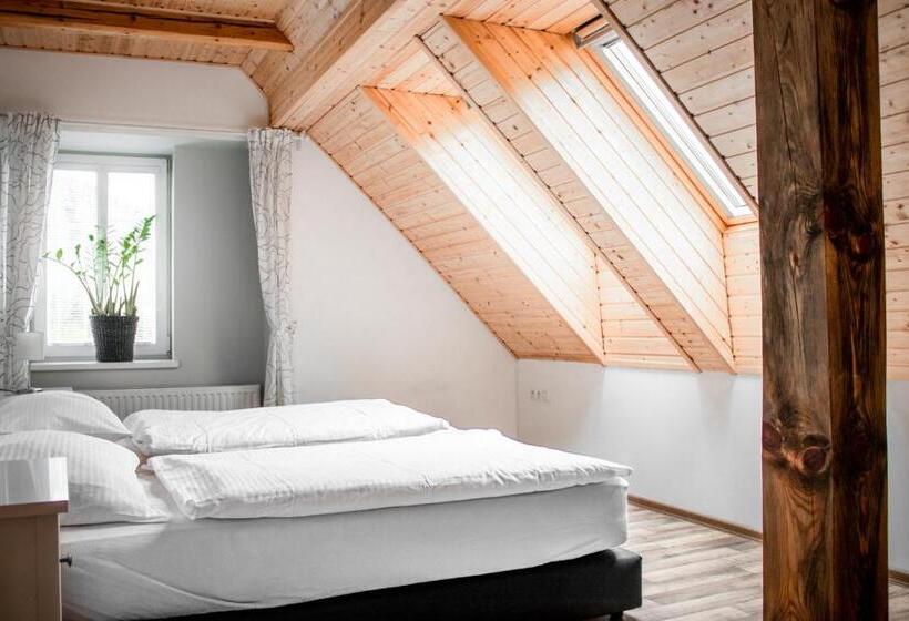 سوییت لوکس, Rodinný Resort Uko