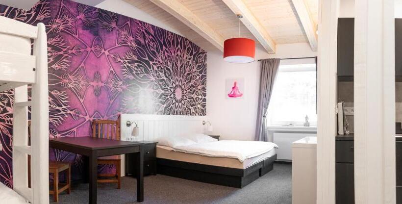 四人豪华间, Rodinný Resort Uko