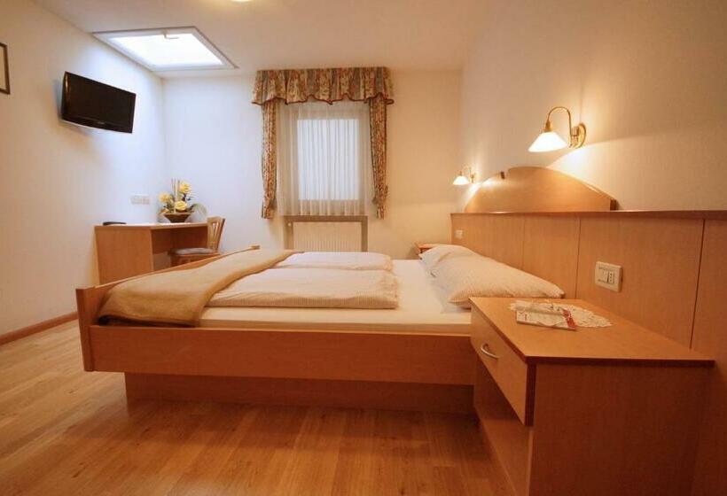 חדר סטנדרט לשלושה, Residence Araldina