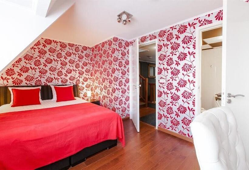 اتاق لوکس, Alex Rooms