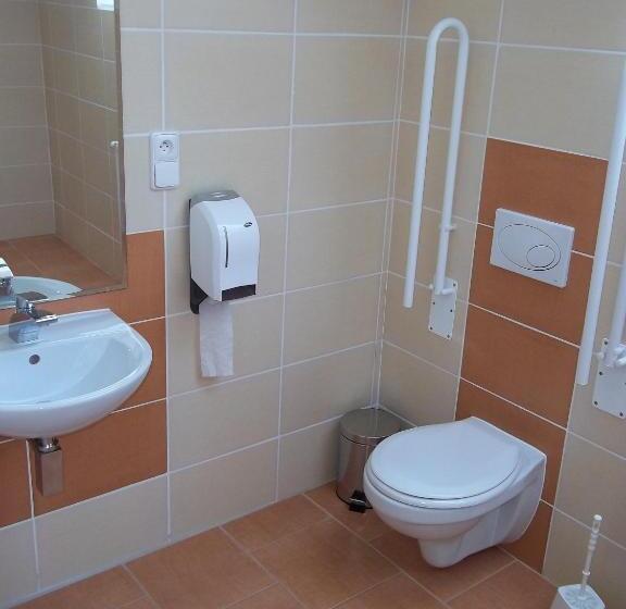 غرفة قياسية, Blatenský Dvůr