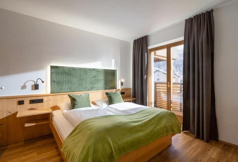 דירת שני חדרים, Brixentalerhof