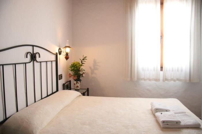 スタンダードルーム, Hostal Torre De Guzmán