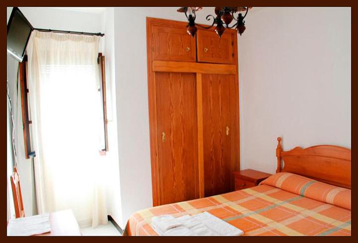 スタンダードトリプルルーム, Hostal Torre De Guzmán