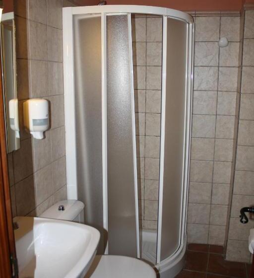 スタンダードトリプルルーム, Hostal Torre De Guzmán