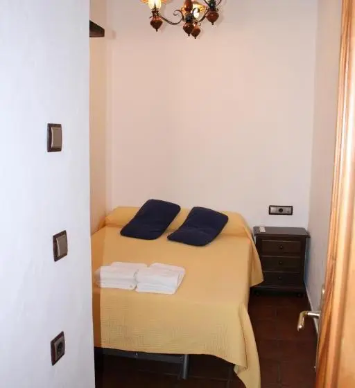 اتاق خانوادگی, Hostal Torre De Guzmán