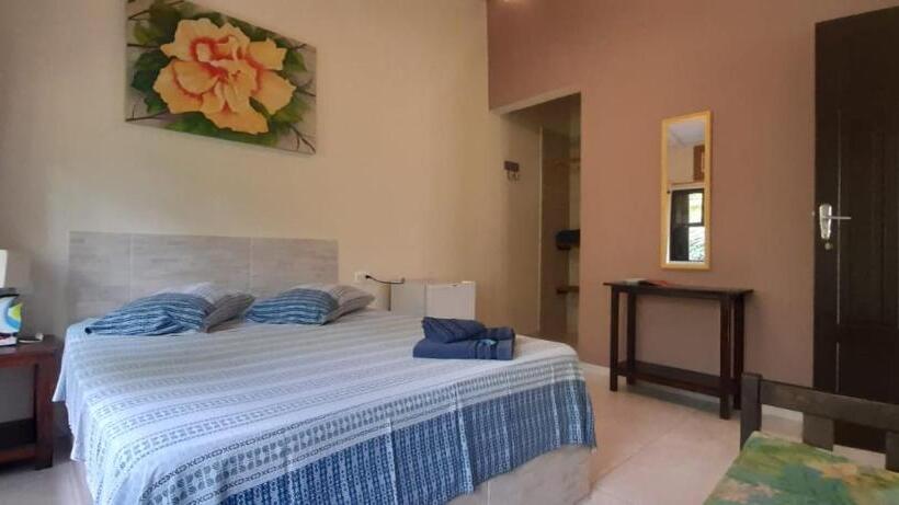 带花园景观的标准三人间, Pousada Por Do Sol