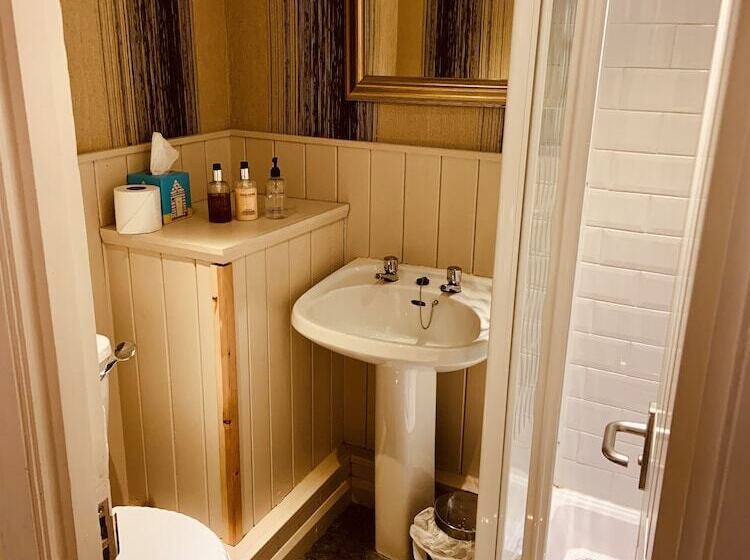 스탠다드 싱글 룸, The Wilson Arms