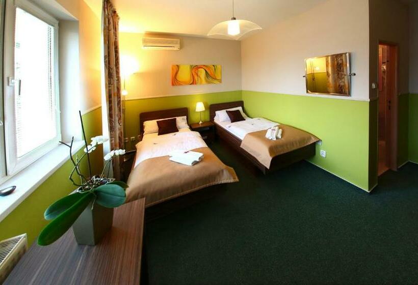 标准间, Penzion Tofi