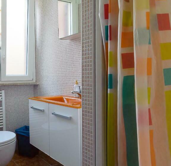 Номер Стандарт, Adriatic Room 50 M Dalla Stazione Ferroviaria Di Ciampino E Dalla Navetta Aeroportuale