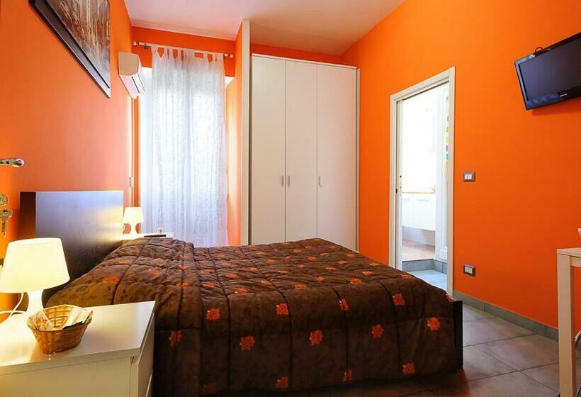 Номер Стандарт, Adriatic Room 50 M Dalla Stazione Ferroviaria Di Ciampino E Dalla Navetta Aeroportuale