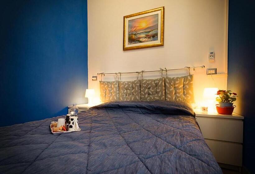 Номер Стандарт, Adriatic Room 50 M Dalla Stazione Ferroviaria Di Ciampino E Dalla Navetta Aeroportuale