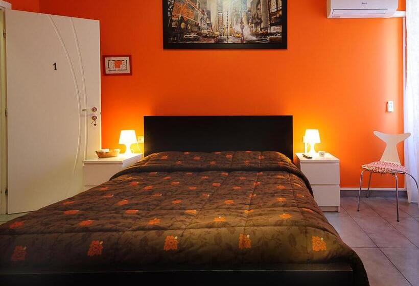 Номер Стандарт, Adriatic Room 50 M Dalla Stazione Ferroviaria Di Ciampino E Dalla Navetta Aeroportuale