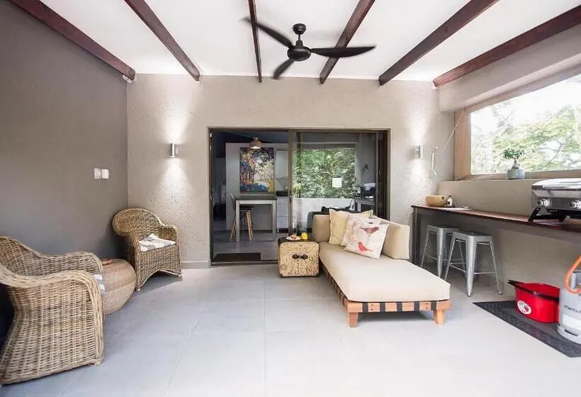 آپارتمان 1 خوابه, Birds Babble Self Catering