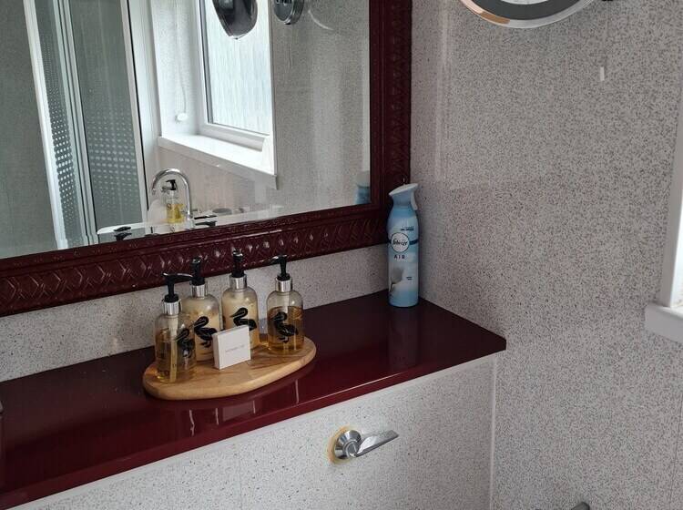 סוויטת ג'וניור, Brookside Guest House & Mini Spa