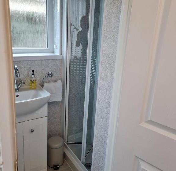 סוויטת ג'וניור, Brookside Guest House & Mini Spa