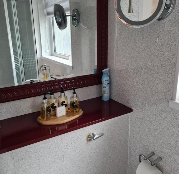 סוויטת ג'וניור, Brookside Guest House & Mini Spa