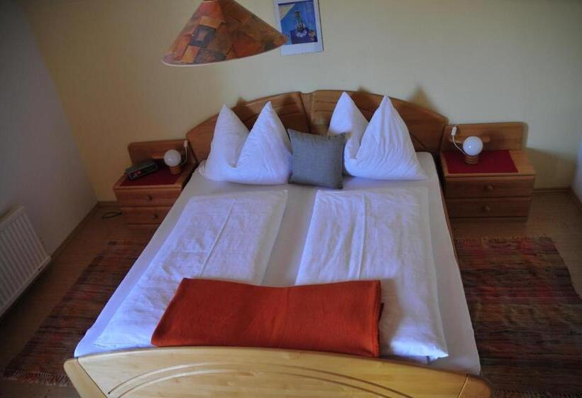 Номер Стандарт с Балконом, Gästehaus Brugger