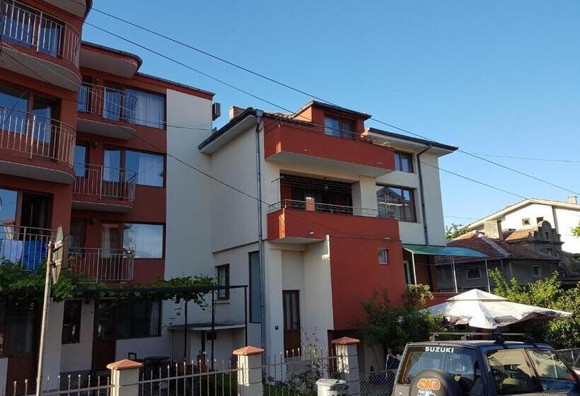 اتاق استاندارد سه نفره, Guest House Galema