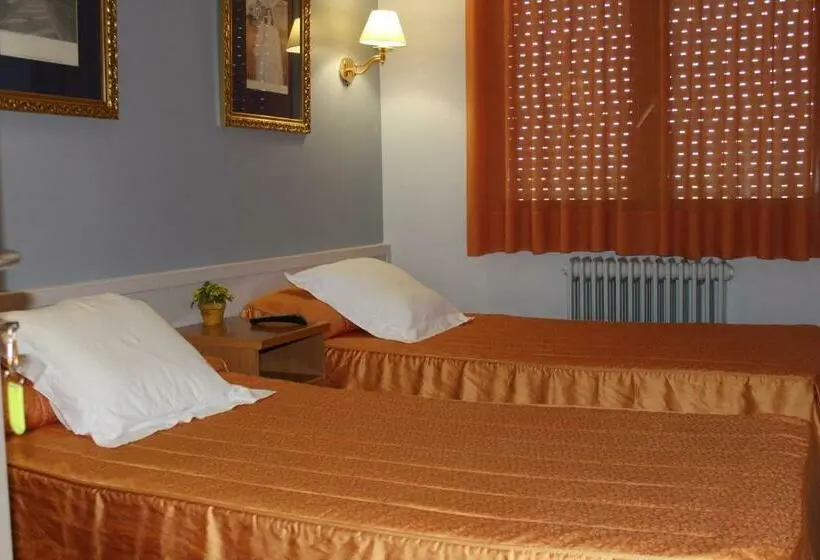 Chambre Standard, Hostal Montserrat