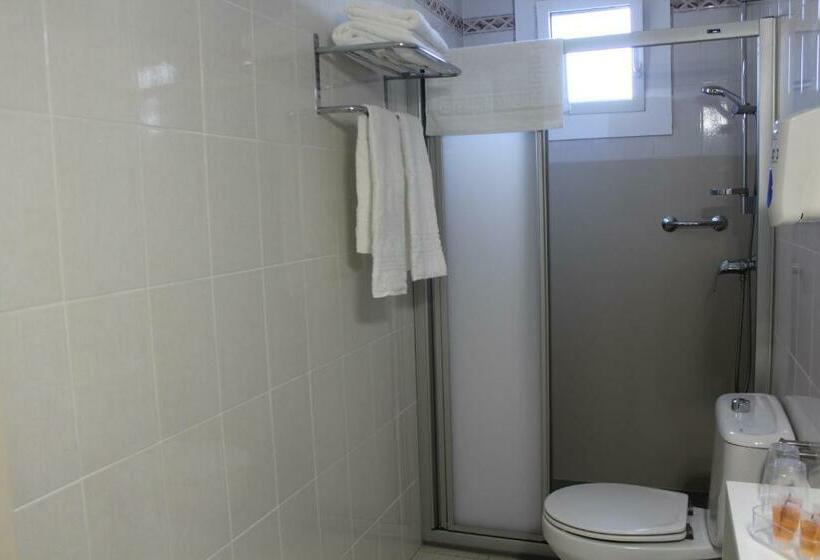 Номер Стандарт, Hostal Montserrat