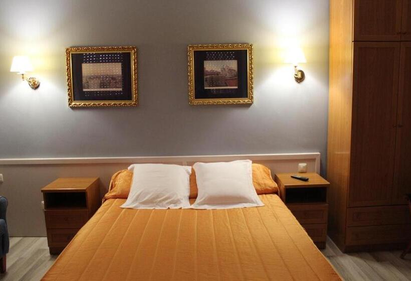 Номер Стандарт, Hostal Montserrat