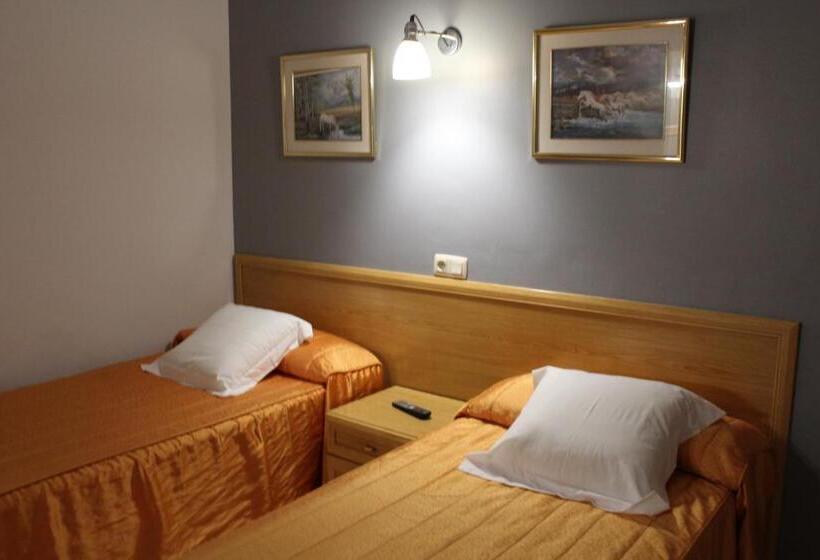 חדר סטנדרט, Hostal Montserrat