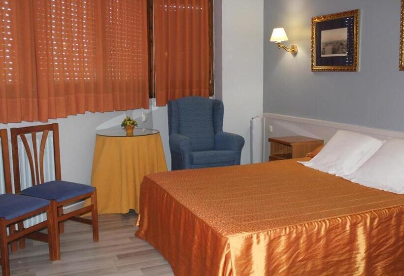 スタンダードルーム, Hostal Montserrat