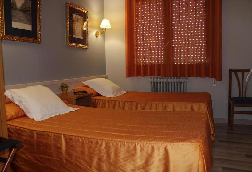 Номер Стандарт, Hostal Montserrat