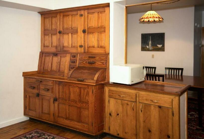 Люкс 2 Спальни, Village Suites