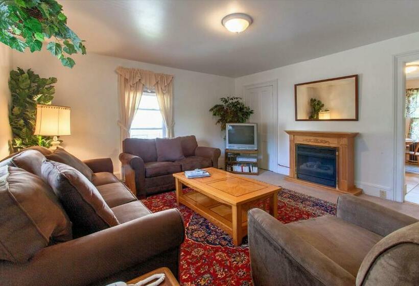 Дом 2 Спальни, Village Suites