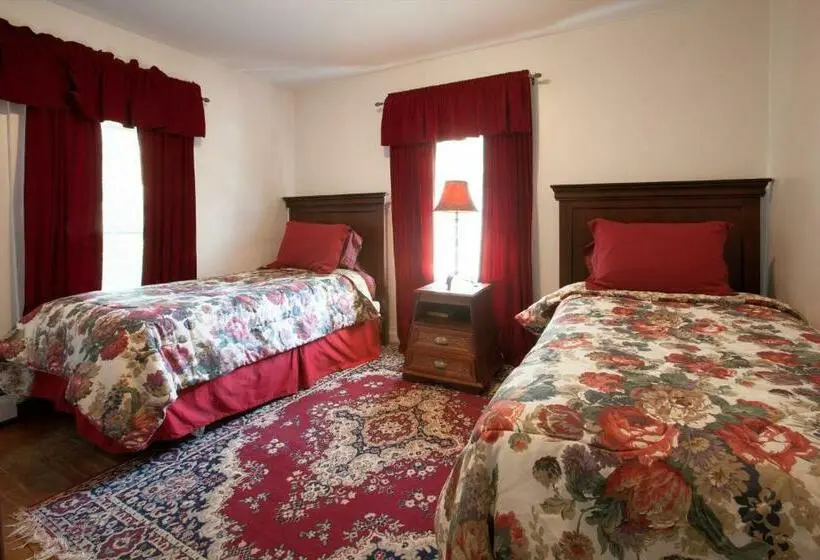 ２ベッドルームハウス, Village Suites